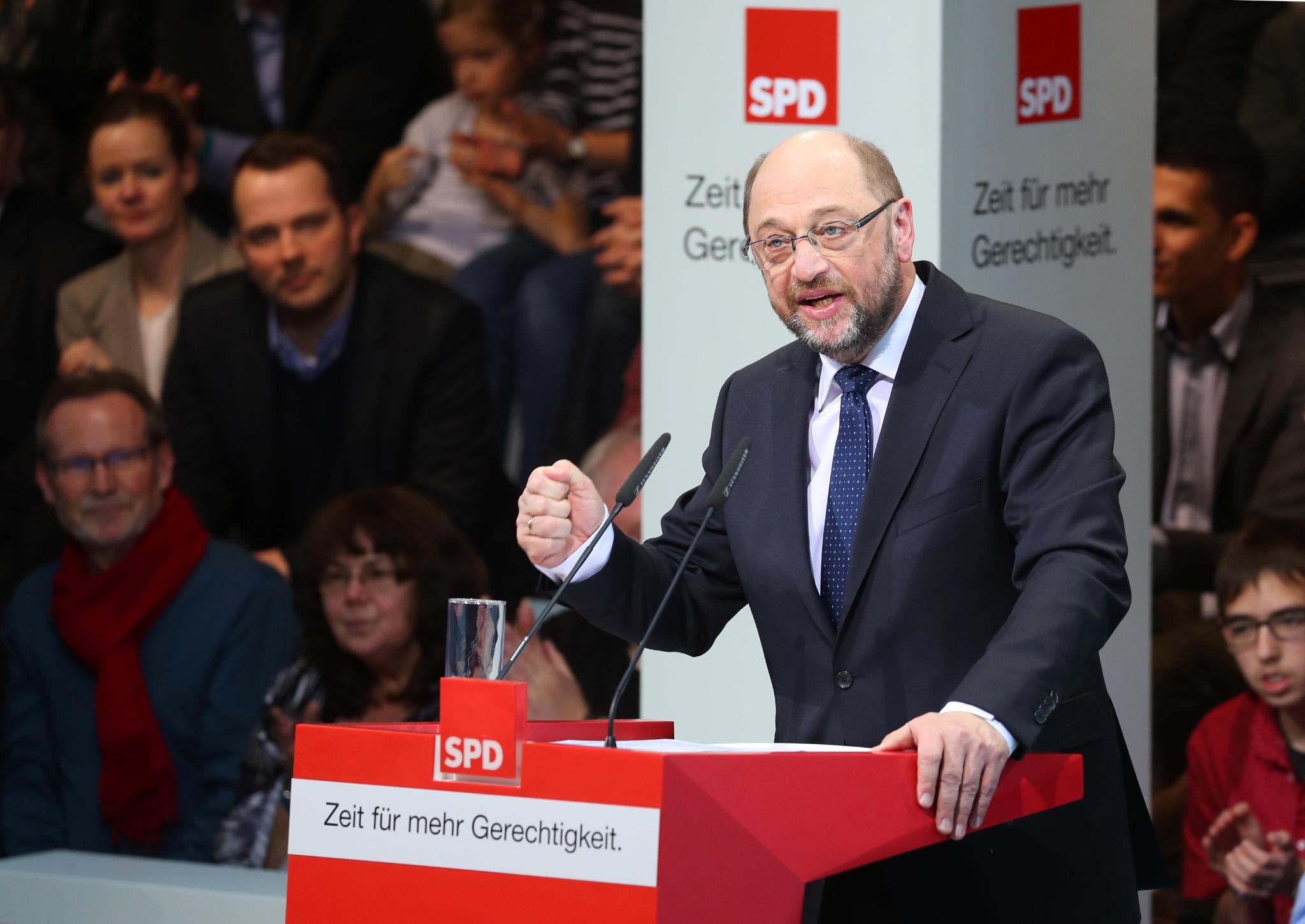 Hoe rattenvanger Martin Schulz de positie van Angela Merkel bedreigt